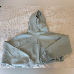 Cropped Comfy Sweater - size large